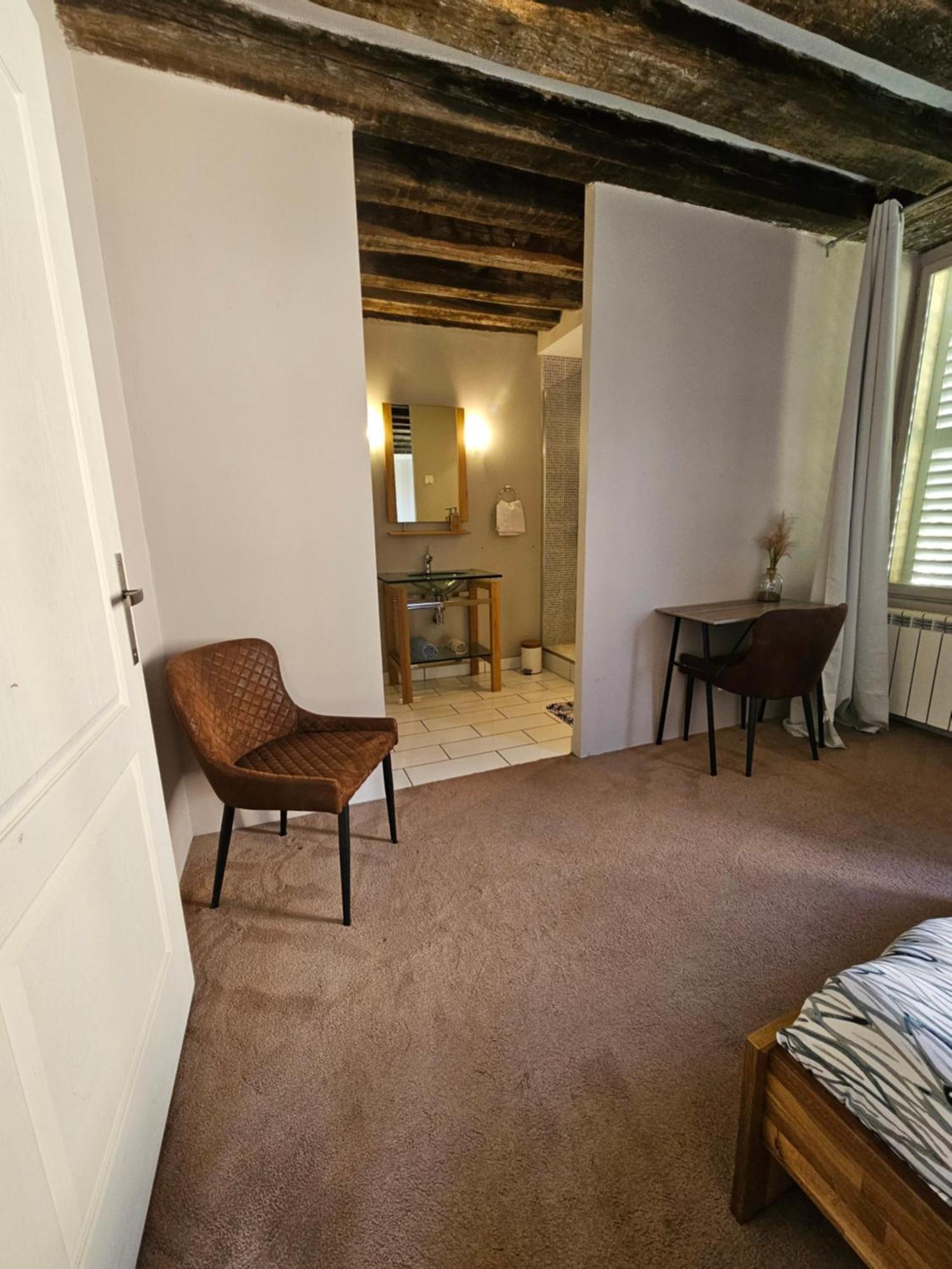 Chambre Avec Salle De Bain Hotell Donzy Exteriör bild
